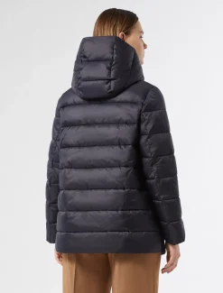 Aus wasserabweisendem Nylon-Canvas, Polsterung aus Jersey-Gewebe