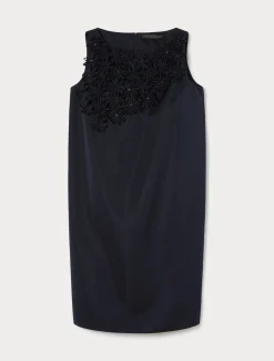 Besticktes Kleid aus Duchesse