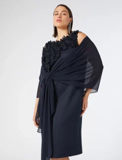 Besticktes Kleid aus Duchesse