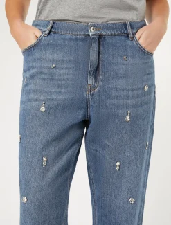 Boyfriend-Jeans aus besticktem Denim