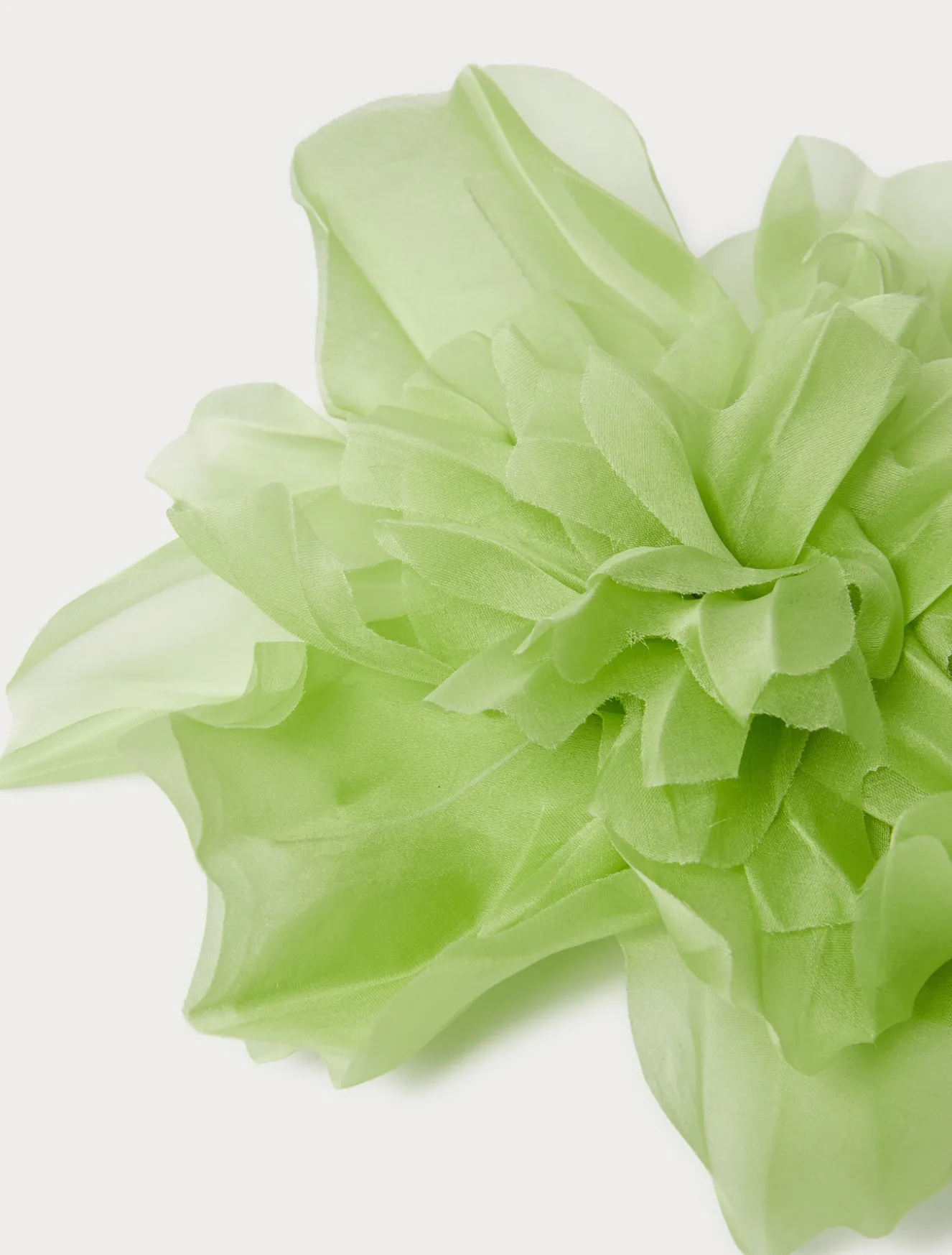 Brosche mit Blumen aus Organza