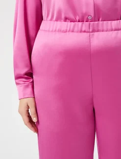 Hose aus fließendem Satin