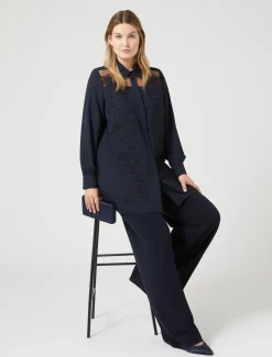 Kasack aus Crêpe mit Stickerei