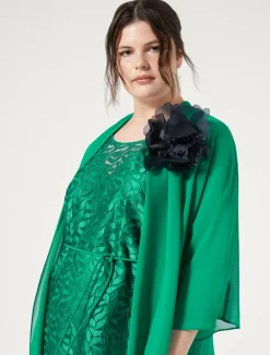 Kleid aus besticktem Tüll