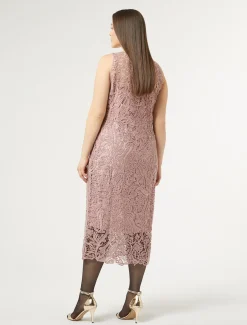 Kleid mit Makramee-Stickerei