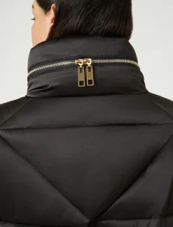 Kurze Daunenjacke aus wasserabweisendem Satin