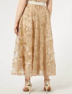 Langer Rock aus Tüll