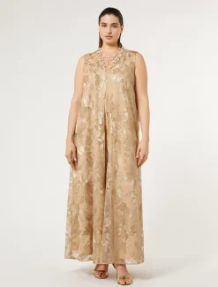 Langes Kleid aus besticktem Tüll