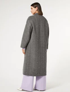 Mantel aus doppeltem Wollgewebe mit Zierstickerei