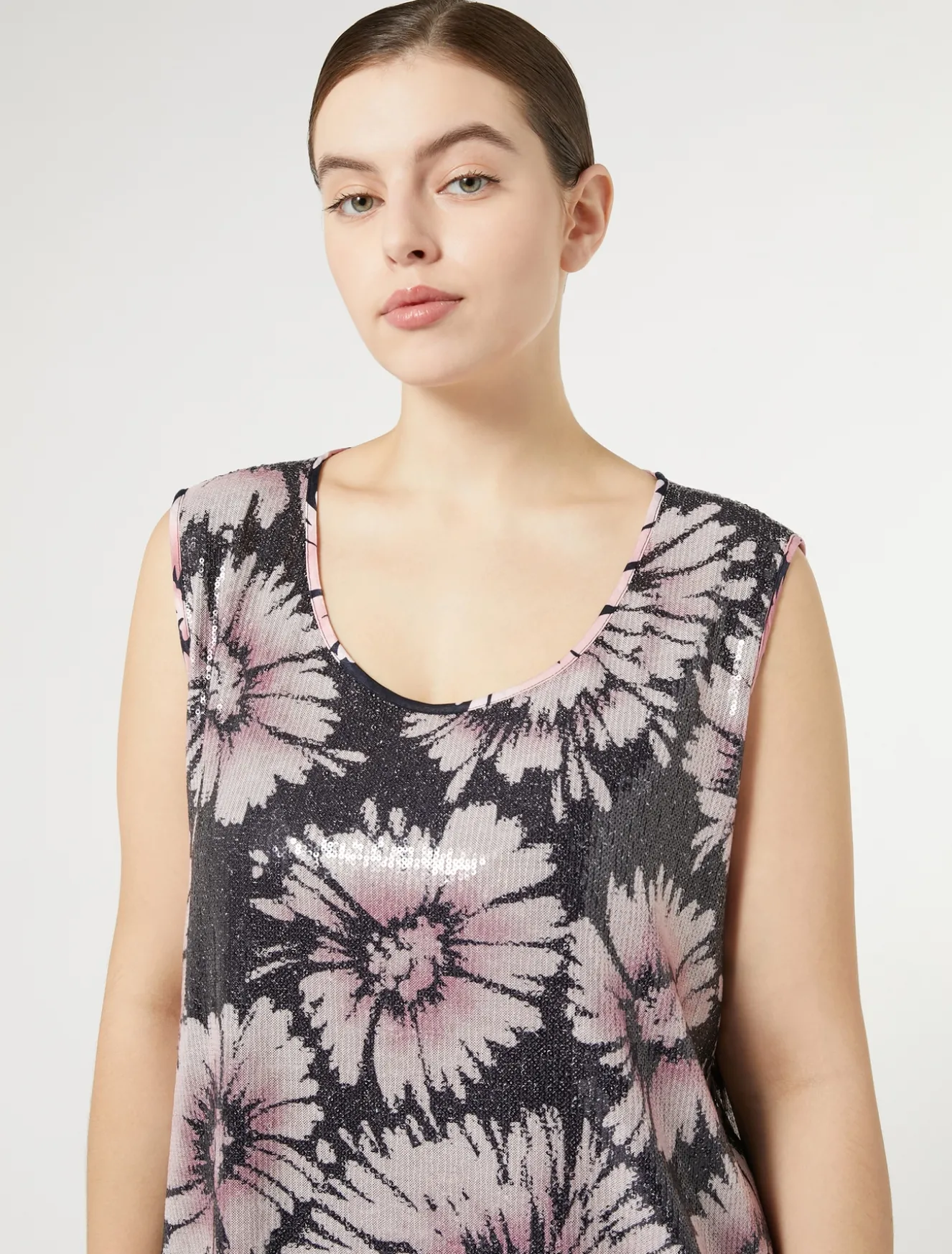 Oberteil aus Satin und Pailletten