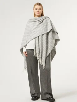 Poncho aus garngefärbtem Stoff