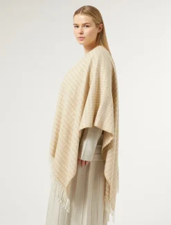 Poncho aus garngefärbtem Stoff