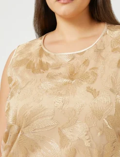 Top aus besticktem Tüll