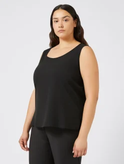 Top aus weich fließendem Stoff