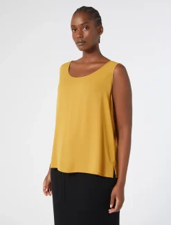 Top aus weich fließendem Stoff