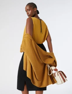 Top aus weich fließendem Stoff